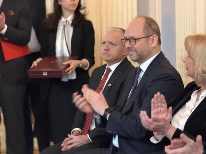 Wręczenie Krzyża Wielkiego Orderu Zasługi RP rodzicom Michaela Ollisa w Waszyngtonie, DC