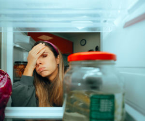 Wrzody, zatrucie, a nawet hospitalizacja. To jedzenie po awarii prądu lepiej wyrzucić