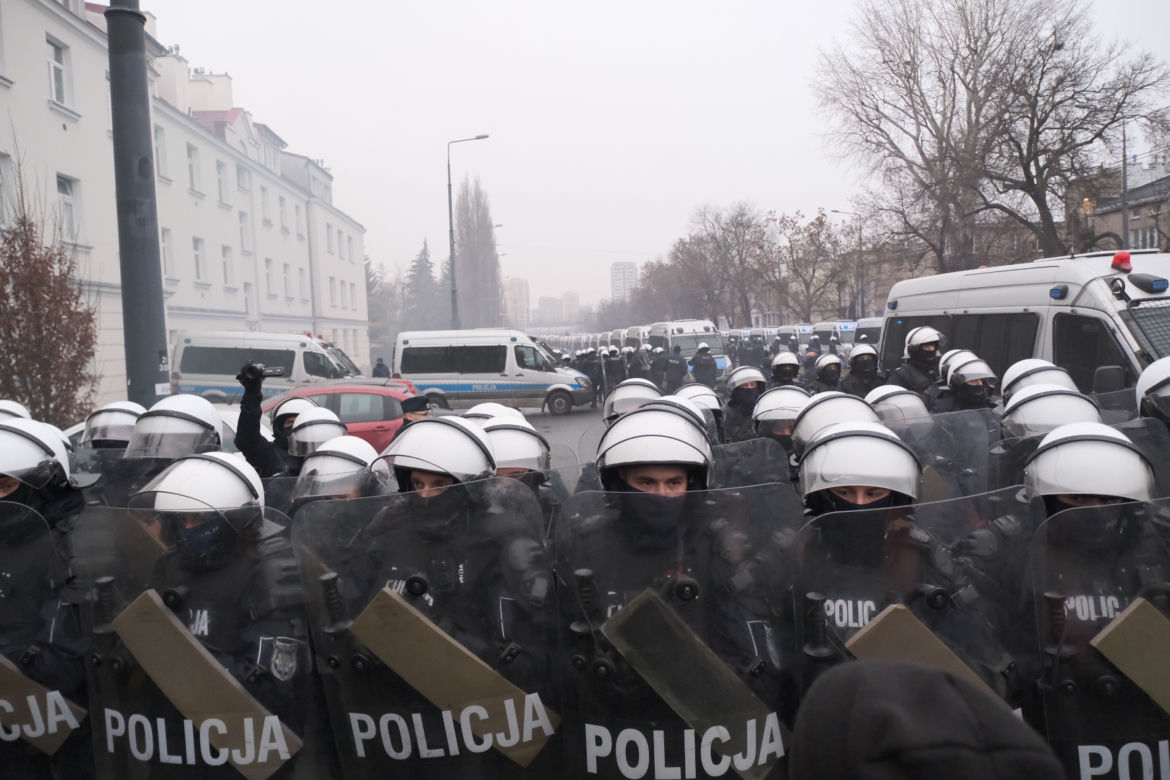 Dom Jarosława Kaczyńskiego otoczony jak twierdza