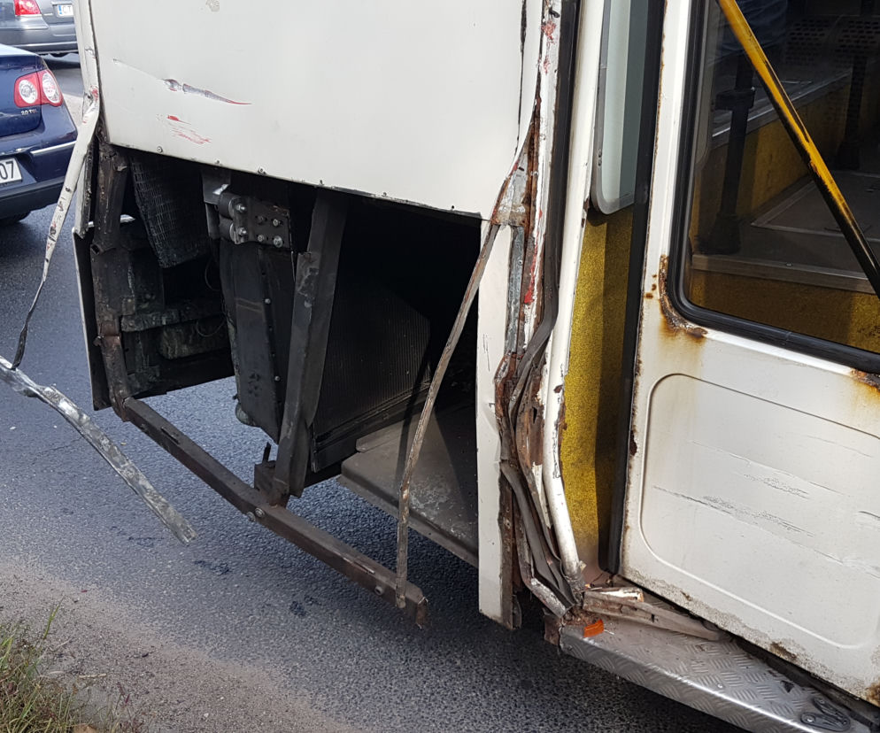 Zderzenie dwóch pojazdów MZK w Toruniu