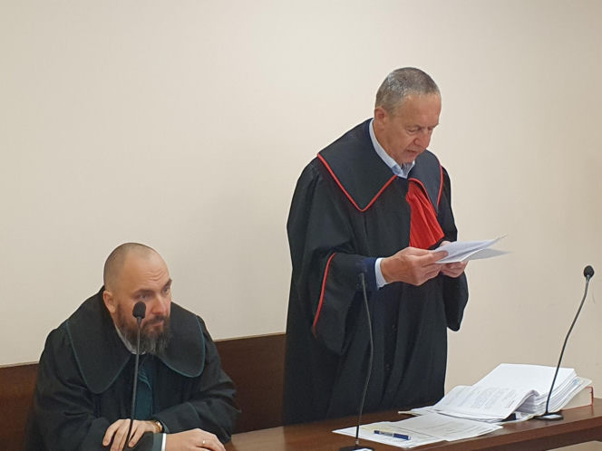 Podciął gardło koledze, bo pokłócili się o kobietę. W tle walka o dziecko