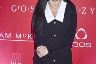 Książkiewicz pokazała majtki, Olejnik jak diwa i Grochowska w zbroi. Tłum gwiazd na pokazie Baczyńskiej