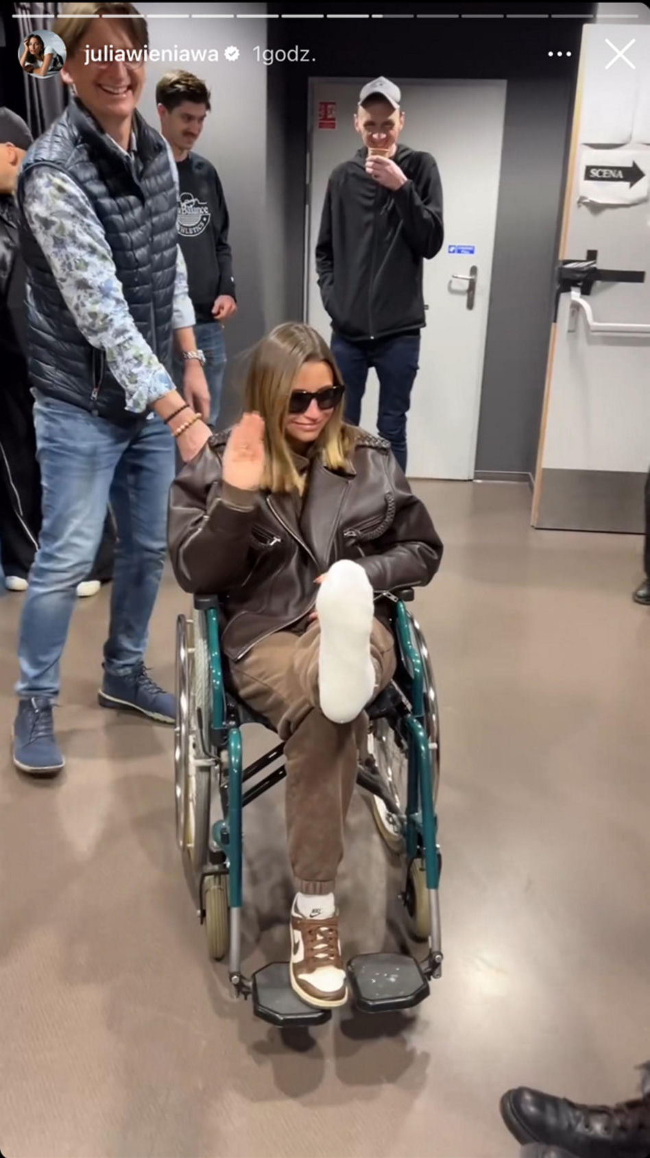 Julia Wieniawa na wózku inwalidzkim
