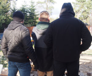 Zakopał arsenał w ogródku. Mieszkańcy ewakuowani 