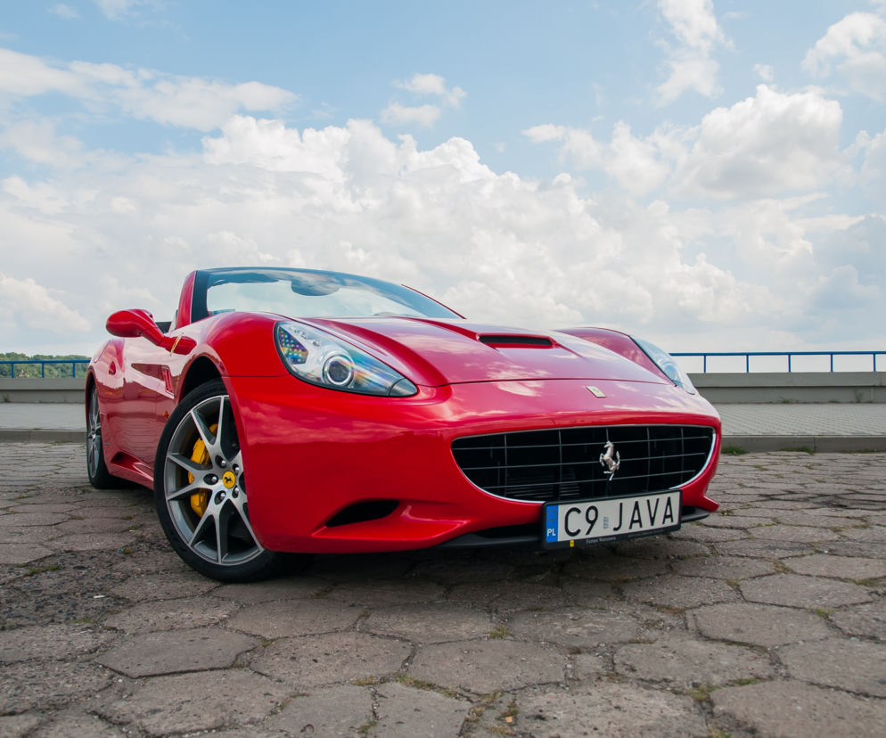 Ferrari California 4.3 490 KM 7AT