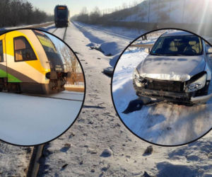 Dalanówek. 35-latek zignorował znak STOP na przejeździe kolejowym. Wjechał Toyotą w szynobus