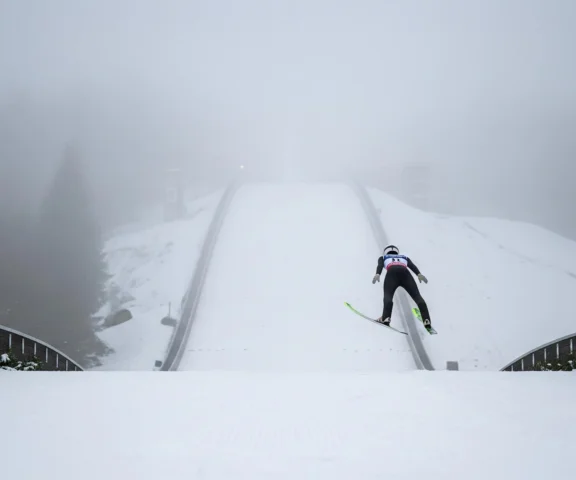 PŚ w skokach kobiet: Eirin Maria Kvandal znów triumfuje w Vikersund. Jakie warunki sprzyjały Norweżce?