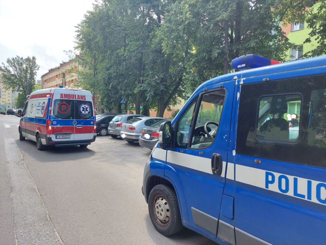 Starachowice: 8-miesięczne dziecko zatrzaśnięte w aucie
