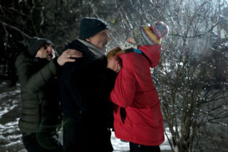 M jak miłość, odcinek 1931: Franek (Jarosław Śmigielski), Bartek (Arkadiusz Smoleński), Zawadzki (Marcin Sitek) - ojczym Franka