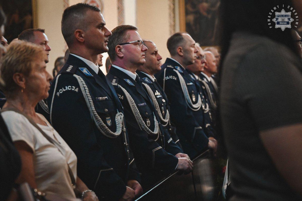 Pogrzeb komendanta policji w Bieruniu. Młodszy inspektor Dariusz Waligóra odszedł na wieczną służbę