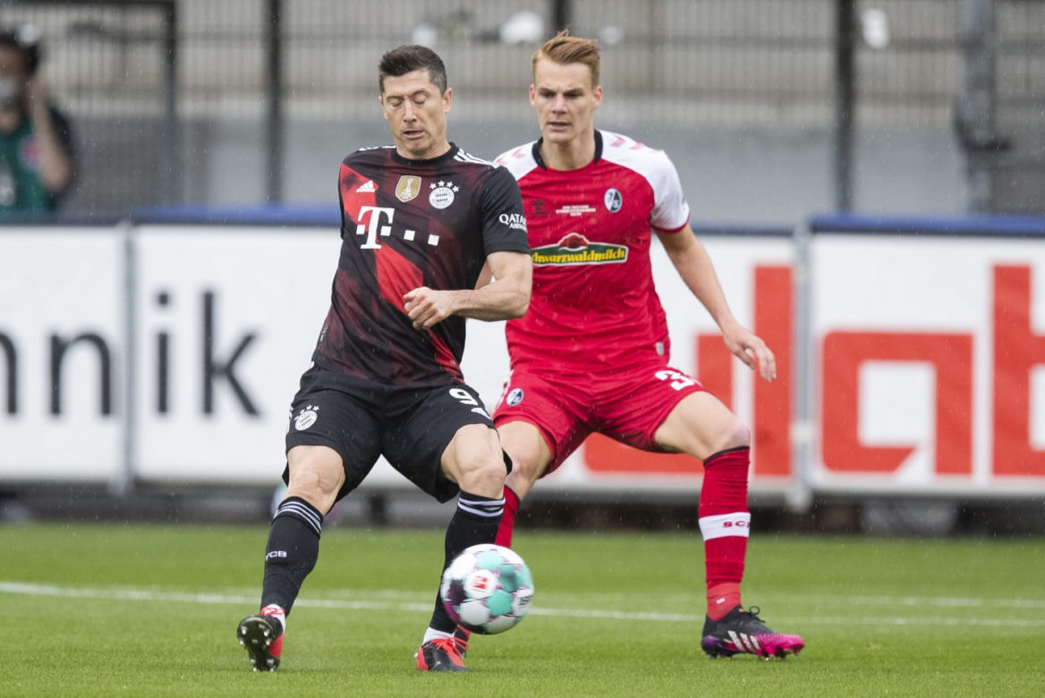 Robert Lewandowski w meczu z Freiburgiem