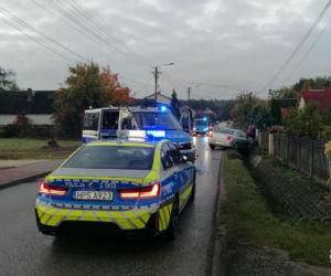 Pościg na DK74 pod Kielcami. 22-latek uderzył w radiowóz i próbował uciekać pieszo