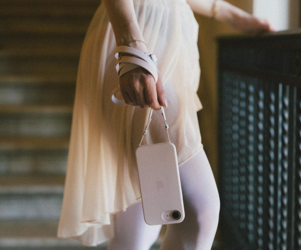 Testowałam iPhone’a 17e przez dwa tygodnie. Ten budżetowy model naprawdę potrafi zaskoczyć