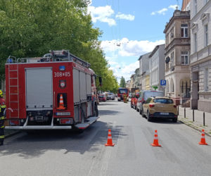 Fragment ściany kamienicy osunął się podczas remontu. Ewakuowano mieszkańców!