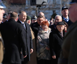 Rocznica katastrofy smoleńskiej. Prezydent Nawrocki uczcił pamięć zmarłych