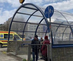 Tragedia na stacji metra Politechnika. Mężczyzna rzucił się pod pociąg