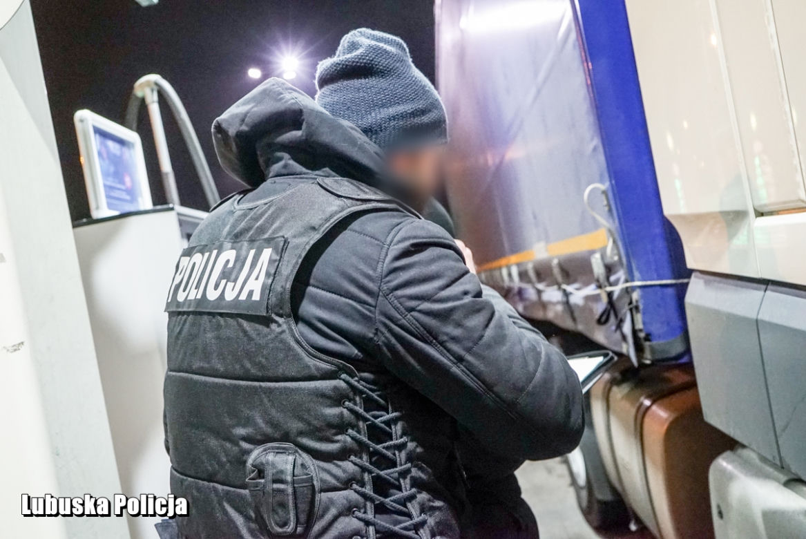 Policjanci kryminalni odzyskali TIR-a o wartości 400 tys. złotych