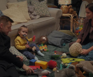 M jak miłość odc. 1930. Paweł (Rafał Mroczek), Antoś (Mikołaj Jankowski), Agnes (Amanda Mincewicz)