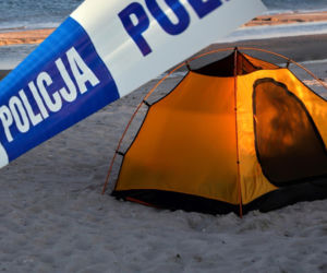 Tajemnicza śmierć w Gdyni. Ciało 33-latka znaleziono w namiocie
