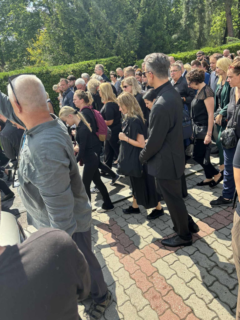 Michał Czernecki z nową partnerką na pogrzebie Joanny Kołaczkowskiej