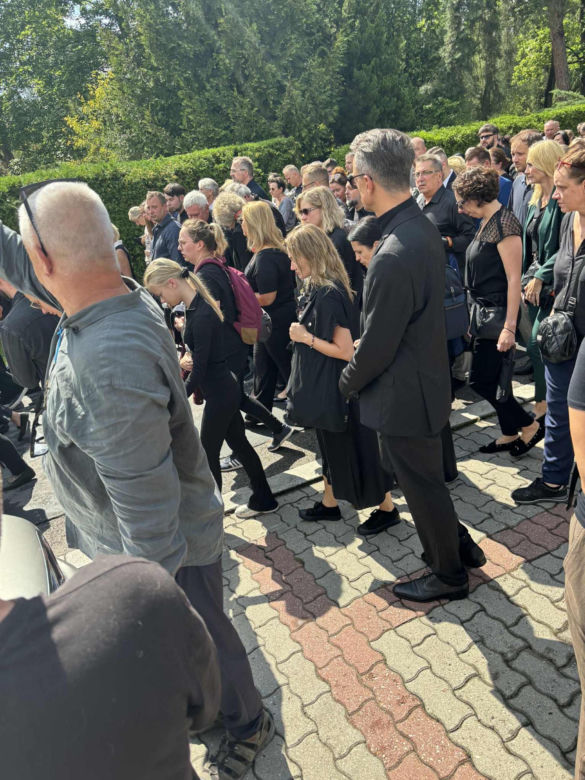 Michał Czernecki z nową partnerką na pogrzebie Joanny Kołaczkowskiej