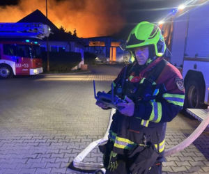 Pożar hal produkcyjnych w Bramkach