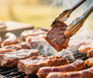 Mięso z grilla wychodzi suche? Ten jeden błąd psuje wszystko (i sprawia, że jest twarde)