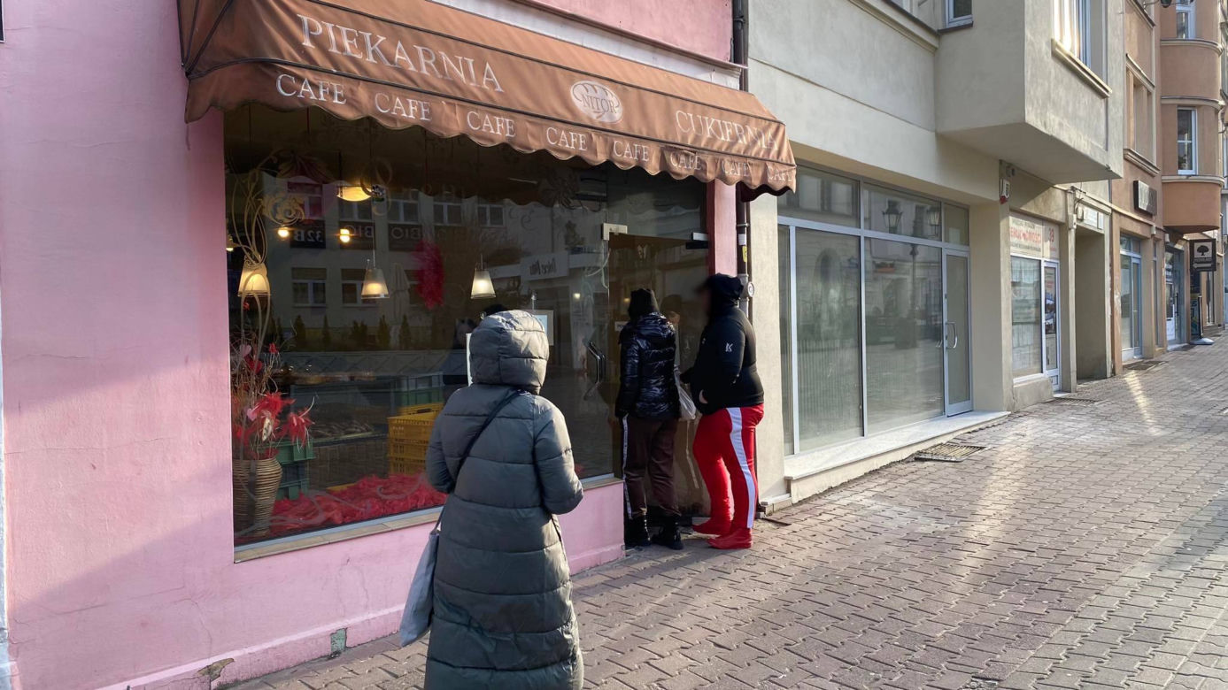Kolejki po pączki na deptaku w Zielonej Górze