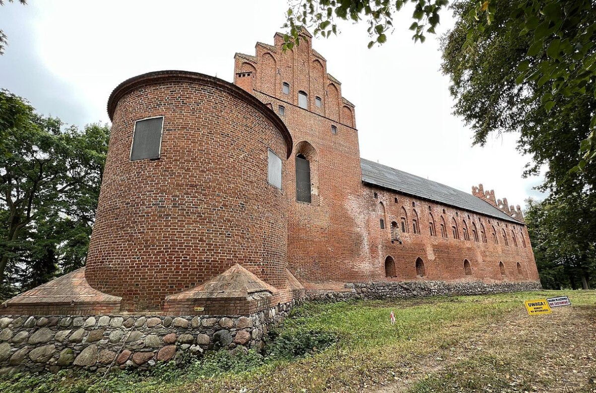   Barciany. Ta wieś w woj. warmińsko-mazurskim dawniej była miastem. Skrywa wyjątkowy zamek