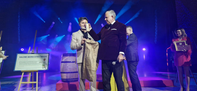 XIV Marszałkowski Bal Dobroczynny w CKK Jordanki. Koncert Kuby Badacha i licytacje