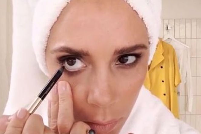 Umaluj się jak Victoria Beckham! Gwiazda pokazała jak się maluje - krok po kroku!