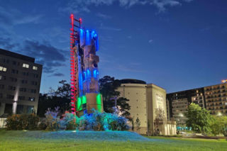 Wygląda jak wehikuł czasu. To największa rzeźba miejska w Polsce!