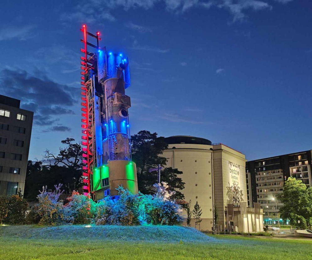 Wygląda jak wehikuł czasu. To największa rzeźba miejska w Polsce!