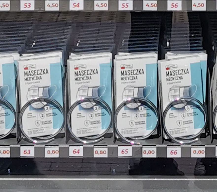 Automat z maseczkami i żelem antybakteryjnym w Warszawie