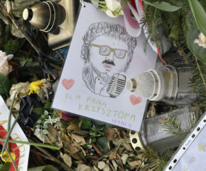 Miesięcznica śmierci Krzysztofa Krawczyka. Wdowa odwiedziła grób