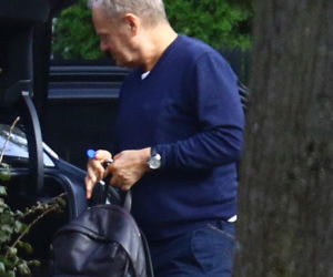 Donald Tusk obsypał żonę kwiatami