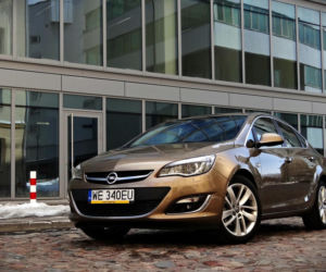 Opel Astra Sedan (Astra J)