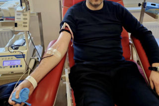 Prawie 30 lat pomaga innym. Poznański policjant oddał już ponad 60 litrów krwi