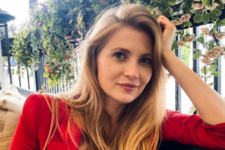 Słynna polska bliźniaczka i gwiazda Ojca Mateusza urodziła. Ojcem dziecka Pauliny Chapko były piłkarz Ekstraklasy 