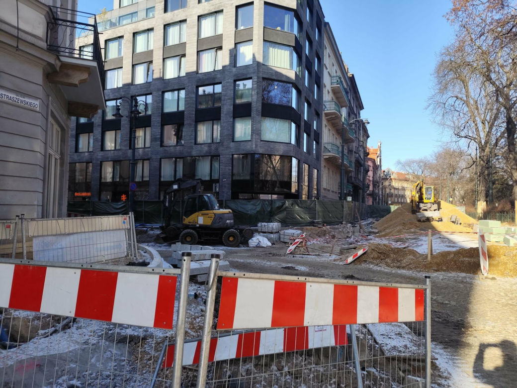 Koszmar w centrum Krakowa. Remont torowiska na Piłsudskiego potrwa do 2026 roku! Mieszkańcy tracą cierpliwość