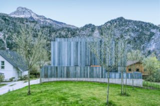 Salzkammergut, czyli dom solarny. Wyjątkowa architektura, która rozmawia z naturą, zamiast jej się przeciwstawiać