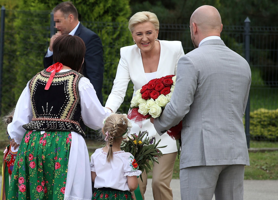 Agata Duda powinna zmienić fryzurę! Stylista radzi pierwszej damie