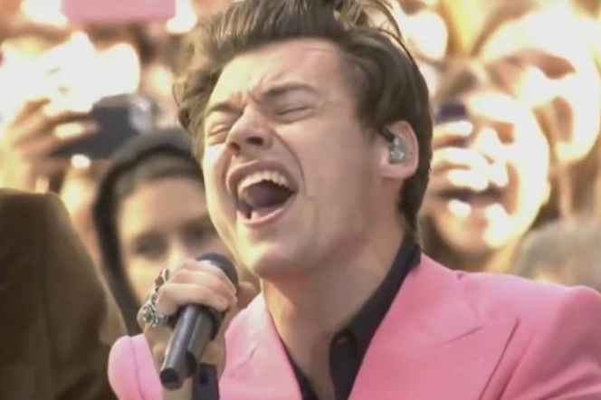 Harry Styles fałszuje? Czy to prawdziwe nagranie?