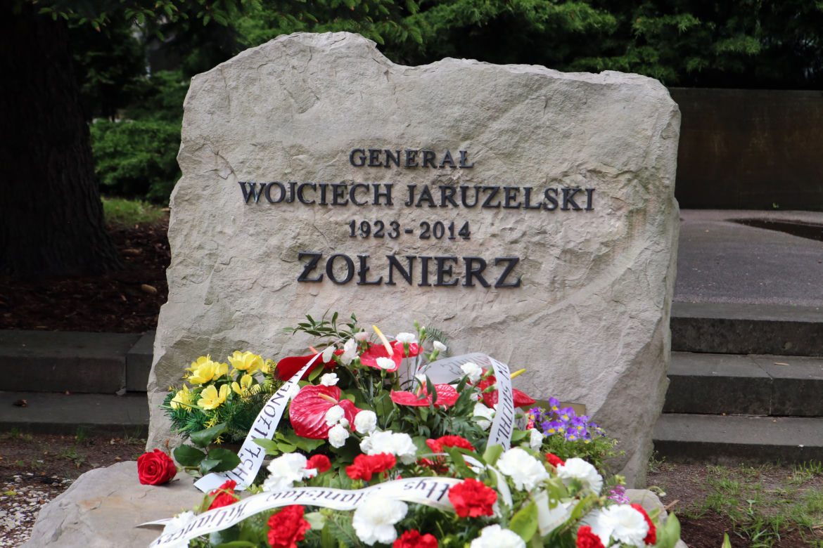 Tak wygląda grób generała Wojciech Jaruzelskiego