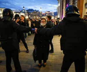 Rosjanie protestują przeciwko Putinowi! Tysiące na ulicach, aresztowania