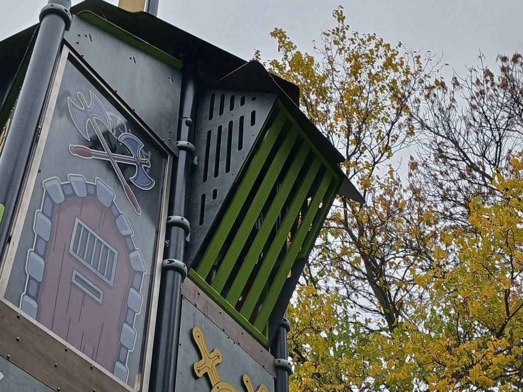 Wypadek na placu zabaw