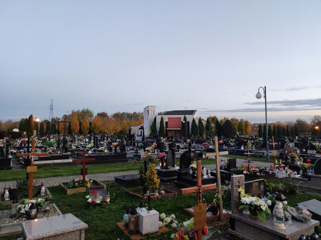 Zbrodnia w Tarnowie. Pogrzeb Katarzyny i jej córeczek na cmentarzu w Klikowej