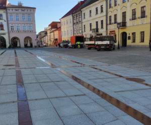 Uszorstnianie płyty tarnowskiego rynku