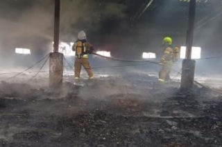 Dramat strażaka ze Śląskiego. Sam ratował innych, teraz stracił wszystko w pożarze