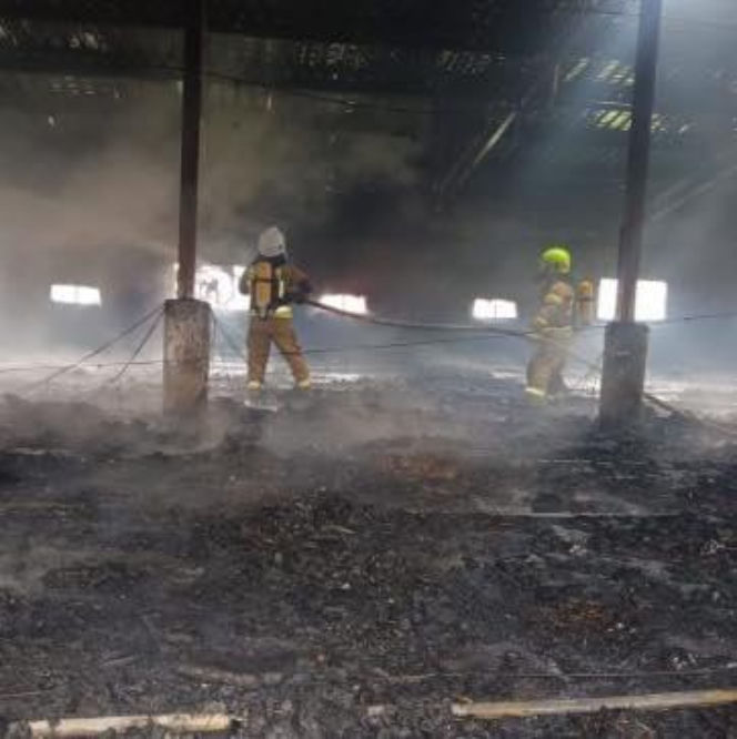 Dramat strażaka ze Śląskiego. Sam ratował innych, teraz stracił wszystko w pożarze